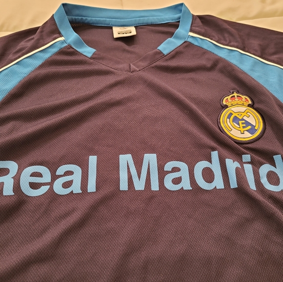 REAL MADRID OFFICIAL PRODUCT JERSEY - Picture 2 of 6
